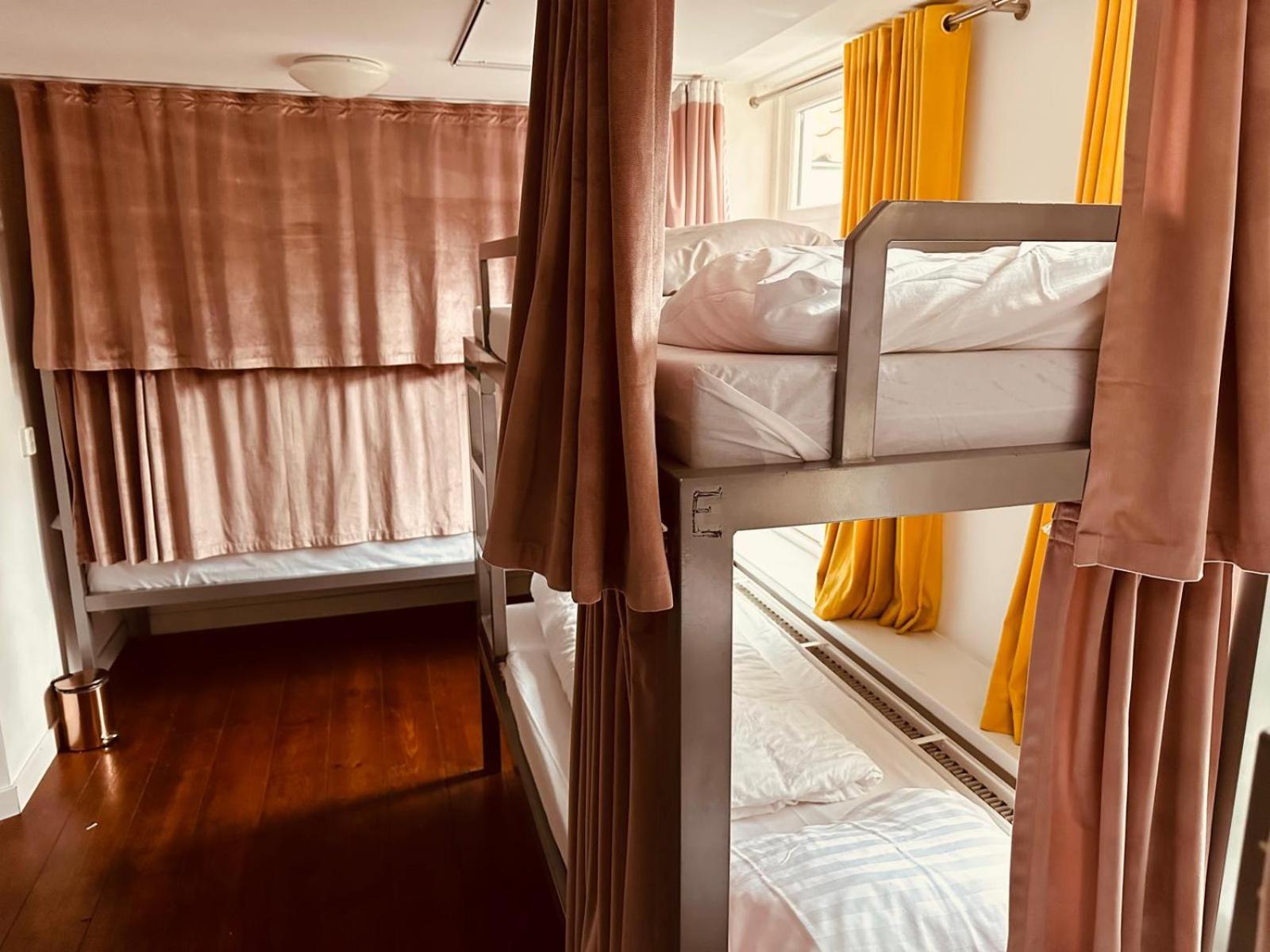 Room Mate Hostel Amsterdam Ζάανταμ Εξωτερικό φωτογραφία