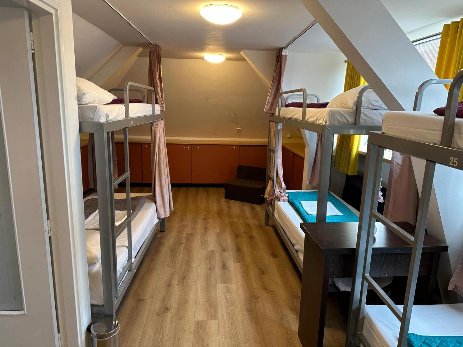 Room Mate Hostel Amsterdam Ζάανταμ Εξωτερικό φωτογραφία
